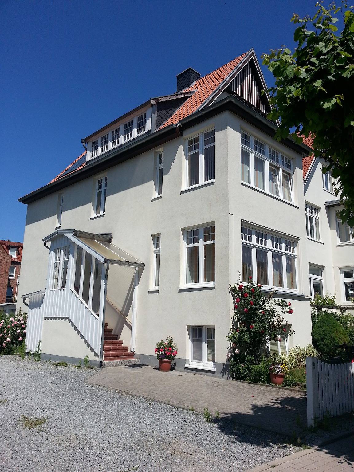 Ganze Wohnung, Ferienwohnung 'Haus Übersee Wohnung Tonga' mit Gemeinschaftsgarten und Wlan in Travemünde, Lübeck
