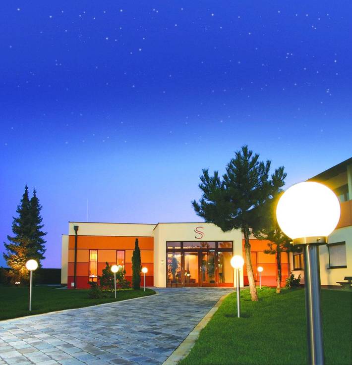 Hotel dla 3 osób, z Taras i Ogród w Wiener Neustadt