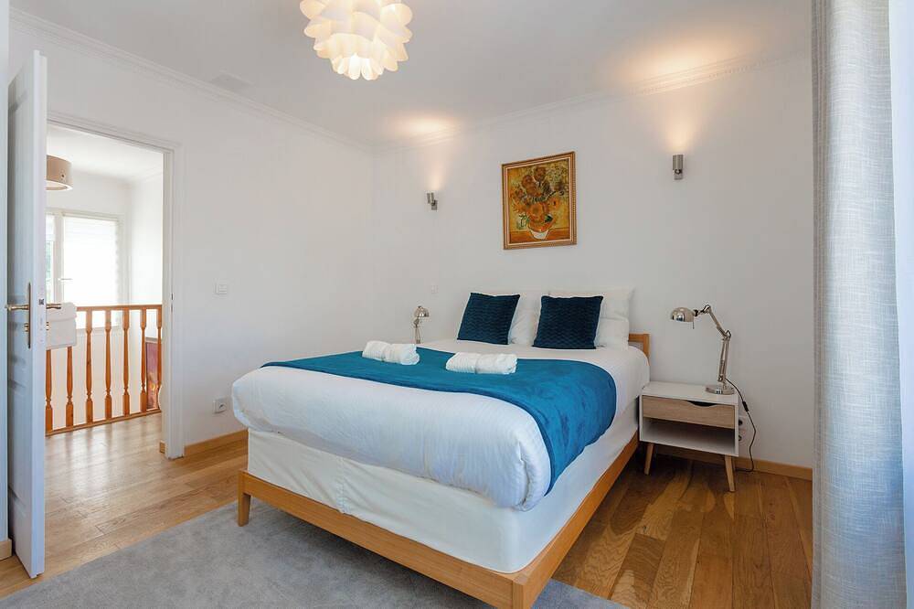 Maison avec jolie jardin /Metro 14 /Ac/Bbq /12P in Arcueil, Val-de-Marne