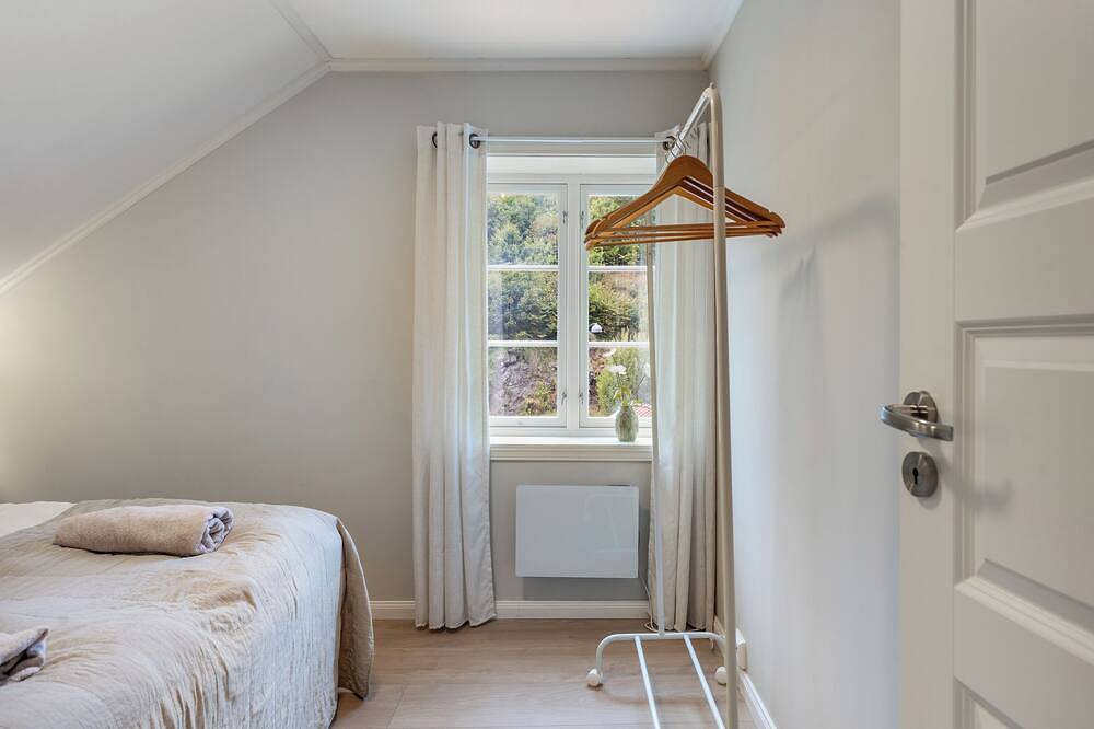House with 4 Bedrooms – Near Arendal City with Private Parking for 1 car in Arendal