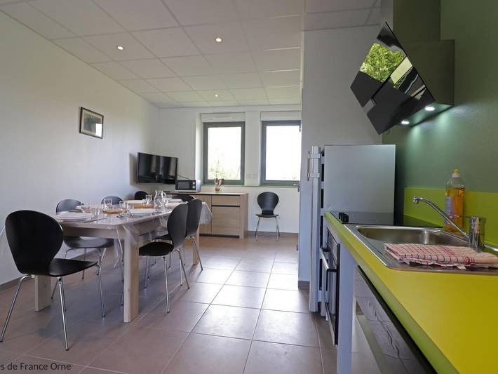 Gîte pour 15 personnes, avec terrasse dans Orne - 4