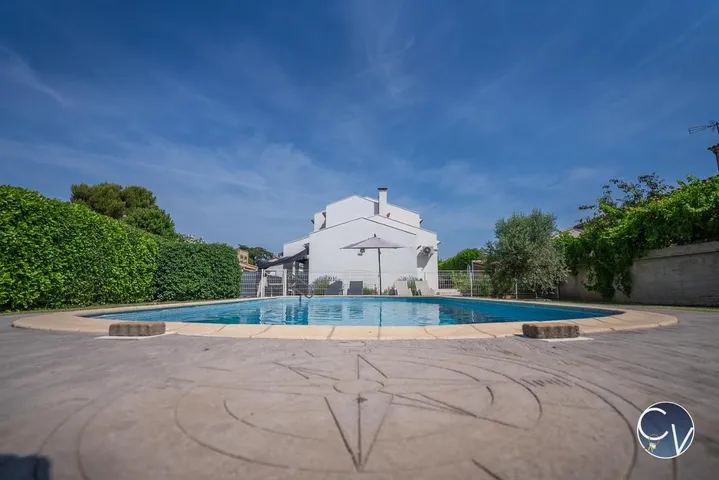 Casa de vacaciones para 10 personas, con terraza además de piscina y vistas, Se admiten mascotas - 1