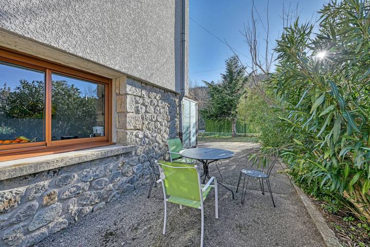 Ganze Wohnung, Ferienwohnung für 2 Personen mit Garten in Meyras, Parc naturel régional des Monts d'Ardèche