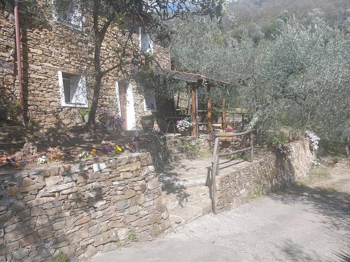 Location de vacances pour 5 personnes, avec vue et jardin, adapté aux familles à Apricale - 3