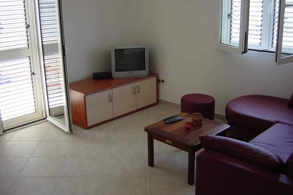 Ganze Wohnung, 1-Zimmer-Ferienwohnung mit Terrasse und Meerblick Primosten in Primosten, Šibenik-Knin