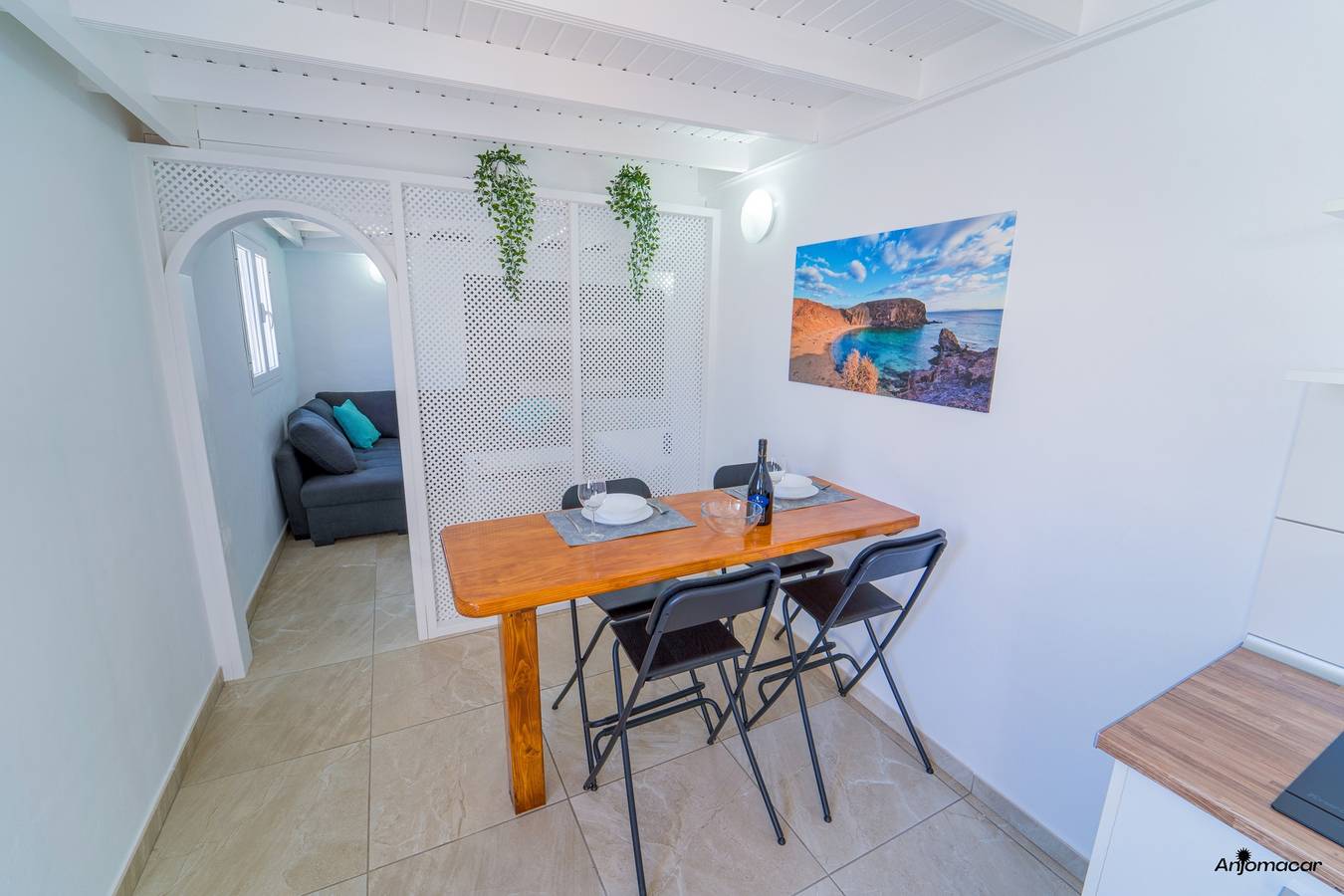 Entire holiday apartment, One bedroom double bed and sofa bed apartment in a holiday complex with pool. in Tahiche, Teguise