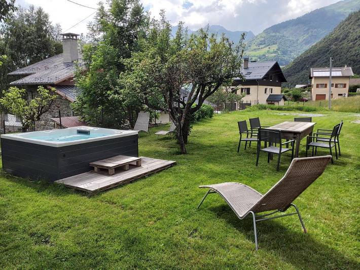 Appartement de vacances pour 6 personnes, avec jacuzzi et jardin
