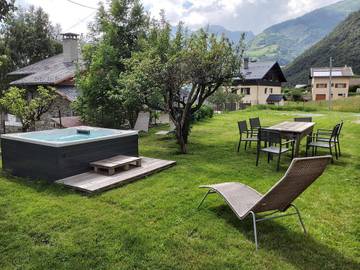 Gîte pour 6 personnes, avec jacuzzi et jardin à Séez