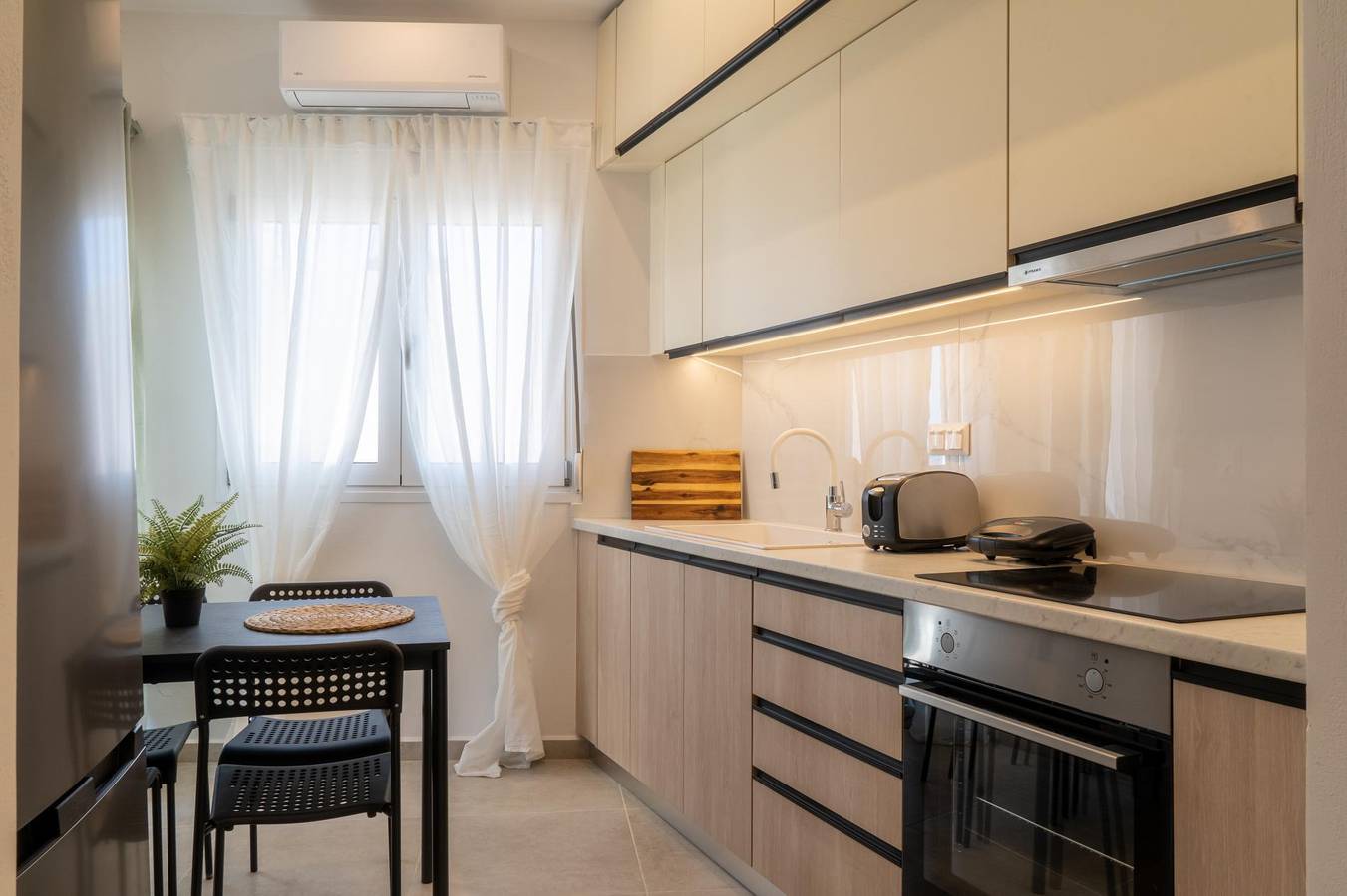 Appartement entier, Appartement de vacances pour 6 personnes avec balcon in Région d'Iraklio-Héraklion