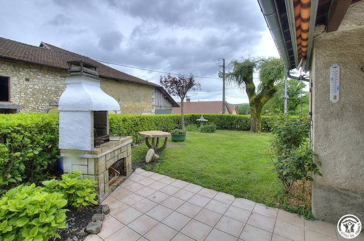 Gîte pour 6 personnes, avec terrasse et jardin
