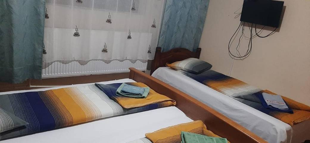 Villa pour 16 personnes, avec piscine ainsi que jacuzzi et jardin en Roumanie - 2