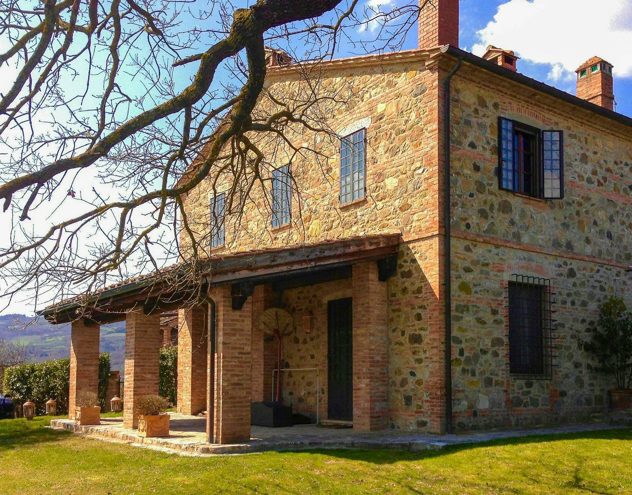 Villa mit Whirlpool in den Hügeln von Cetona in Cetona, Chianti