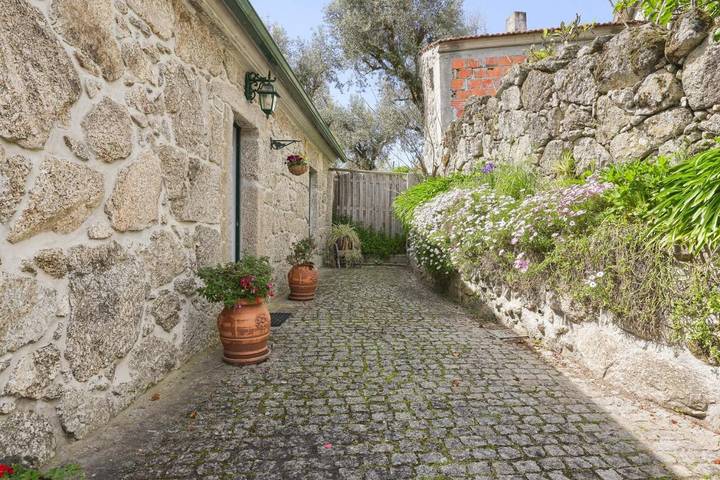Gîte pour 2 personnes, avec balcon et vue ainsi que jardin et piscine dans Penalva do Castelo - 3