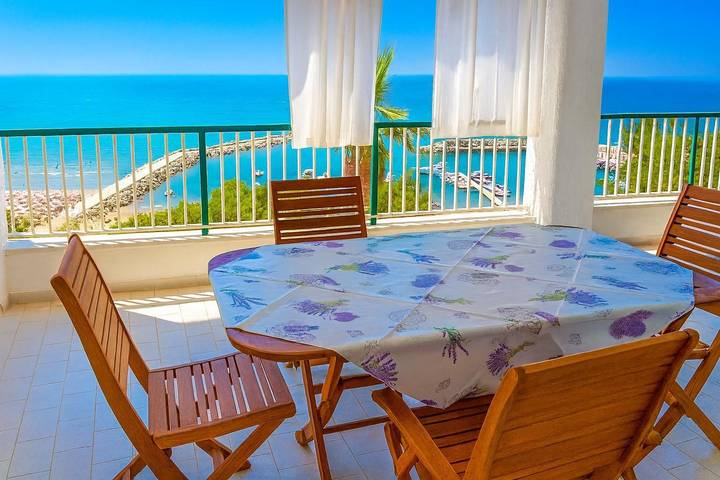 Casa vacanza per 10 persone, con terrazza in Peschici