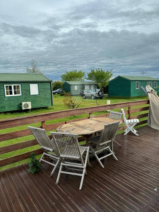 Camping pour 4 personnes, avec jardin et terrasse