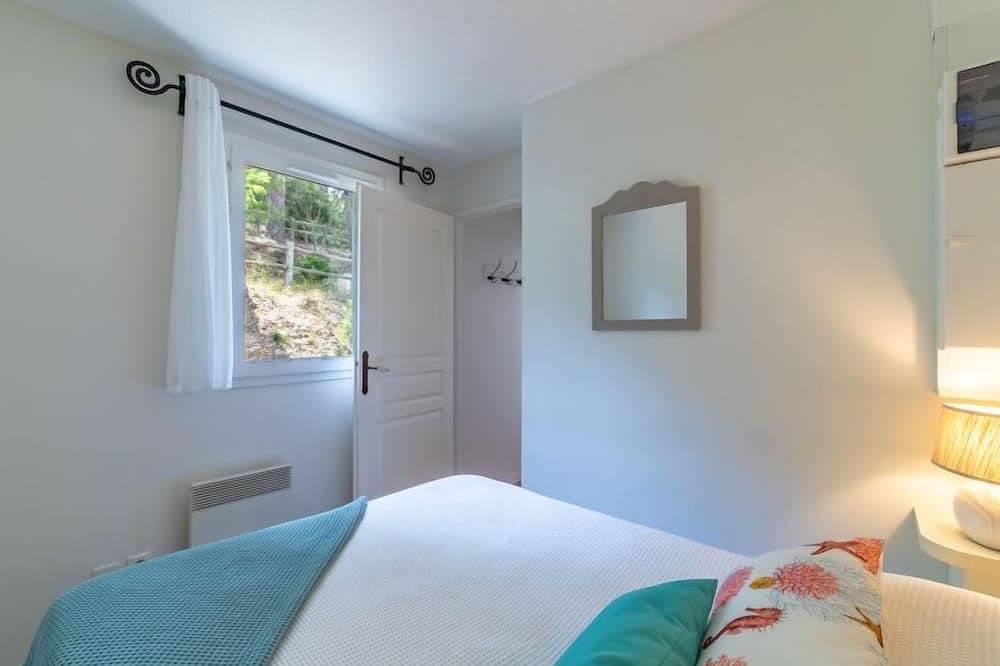 Ganze Wohnung, Cap Négre : Domaine de la Pinède by Interhome in Pramousquier, Le Lavandou