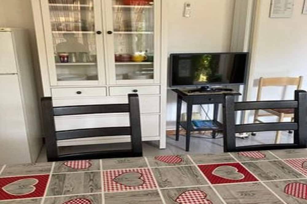 Apartamento entero, Two-room ground floor apartment with private fenced garden. in Marina di Bibbona, Bibbona