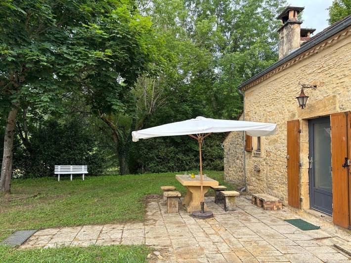 Location de vacances pour 3 personnes, avec vue ainsi que terrasse et jardin, animaux acceptés à Calviac-en-Périgord - 4
