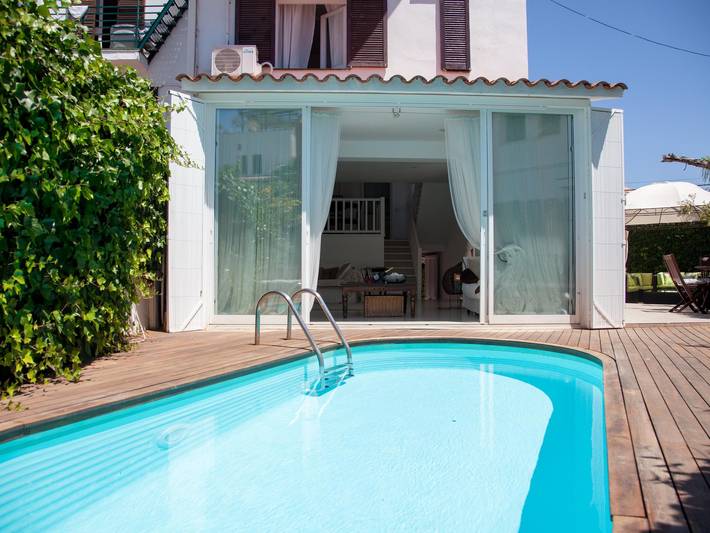 Holiday home for 10 people, with pool and balcony as well as garden - 1