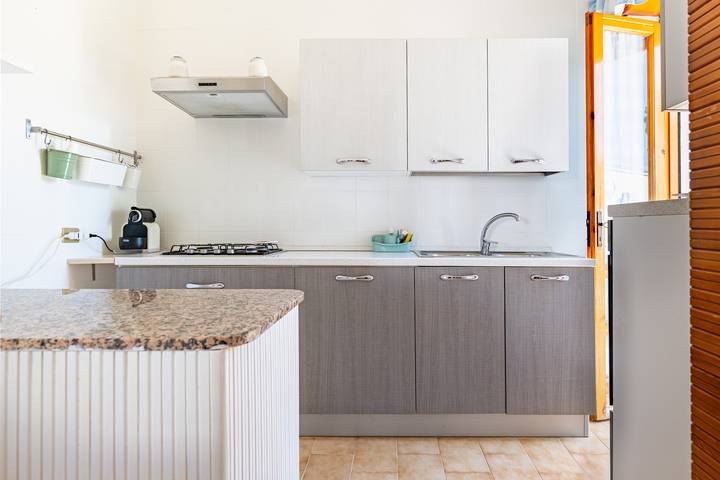 Villa 'Bianca' with Private Terrace and Balcony in Pulsano, Gulf of Taranto