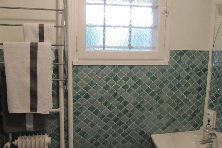 Appartement entier, Appartement meublé de tourisme classé 4* - très agréable - T2 65m2 in Chambéry, Région de Chambéry