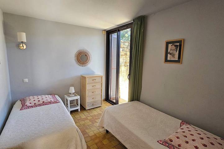 Maison coquette avec jardin sous les pins et belle vue sur mer au Gaou-Bénat in Cap Bénat, Bormes-les-Mimosas