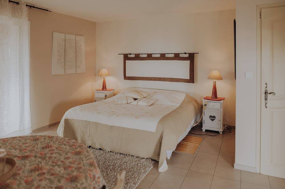 Chambre d hôte  lesquatra classé 3 clés sur les hauteurs de Nice in La Gaude, Côte méditerranéenne (France)