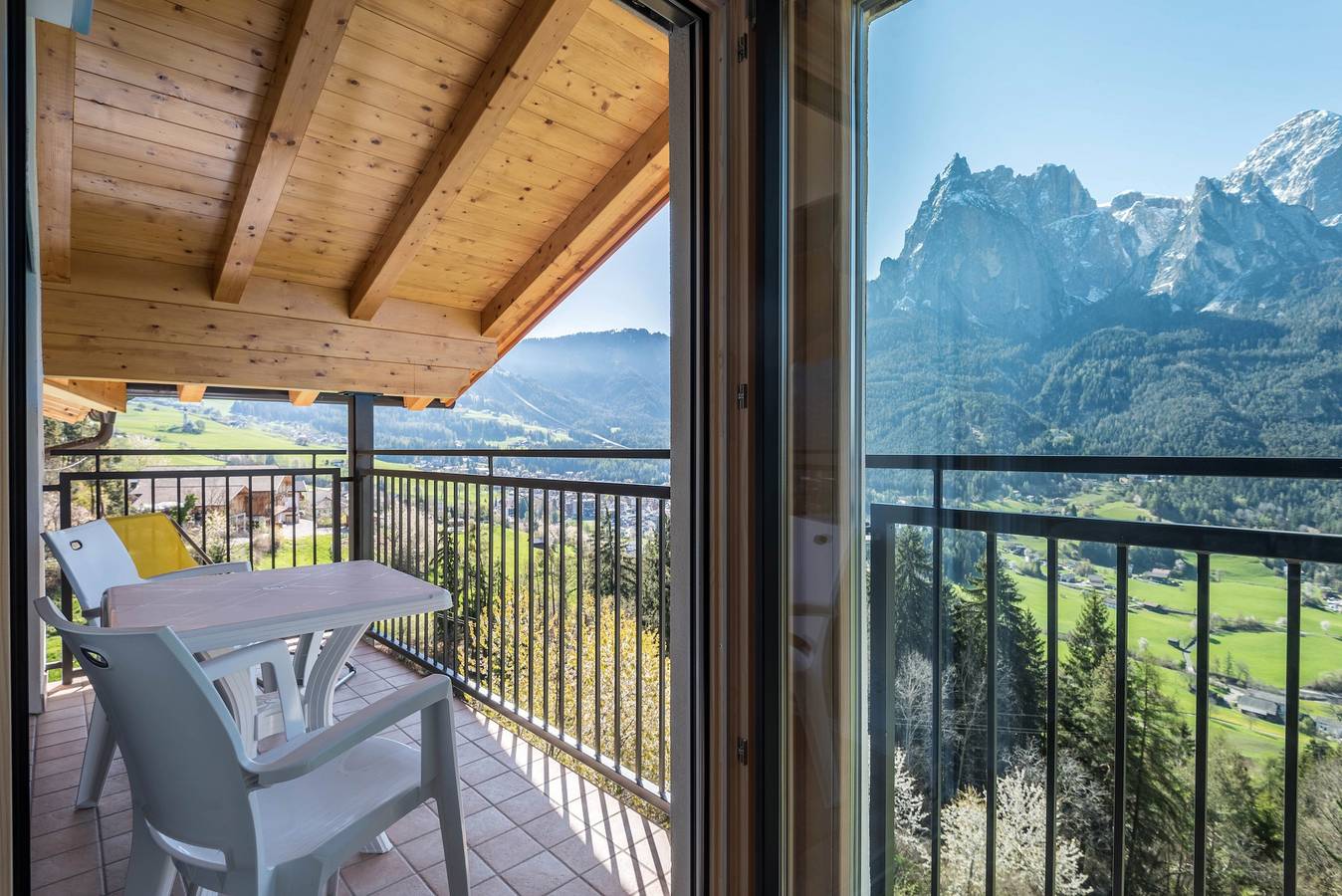 Appartement entier, Appartement "Thusnelda B" avec vue sur les montagnes, balcon et Wi-Fi in Telfen-Lanzin, Castelrotto