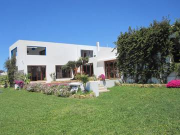 Gîte pour 3 personnes, avec piscine ainsi que vue et jardin dans Larache