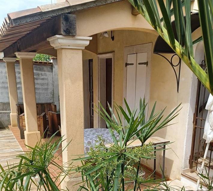 Gîte pour 4 personnes, avec Terrasse ainsi que Jardin et Vue