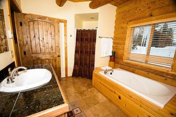 Log Cabin for 12 Guests in Island Park, Fremont County (ID), Picture 4