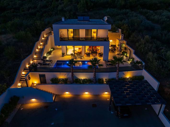 Villa für 9 Personen, mit Garten und Sauna sowie Pool - 1