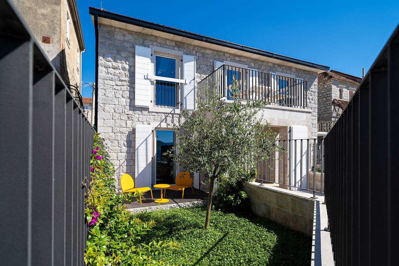 Villa Lastva is a five star seafront luxury villa with privite pool in Tivat, Bay of Kotor
