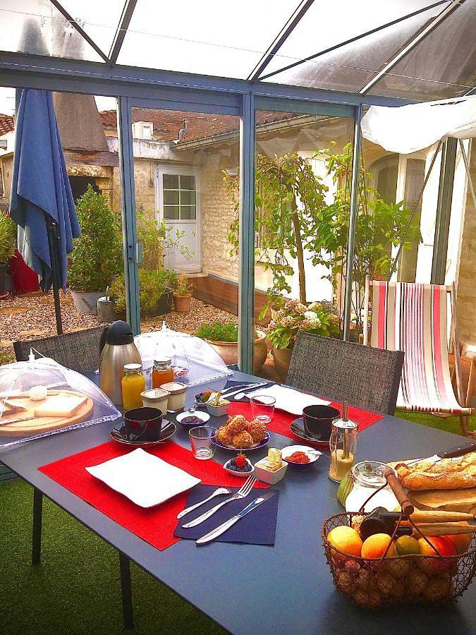 Chambre d’hôte pour 4 personnes, avec Terrasse ainsi que Jardin et Vue à Cognac