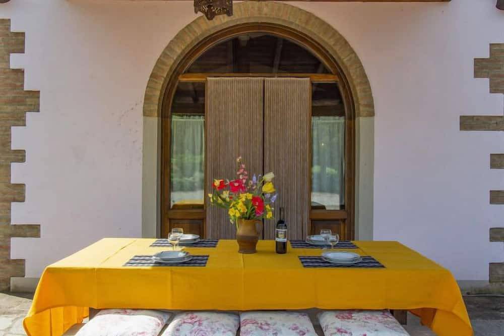 Il Vallone by Interhome in Certaldo, Chianti