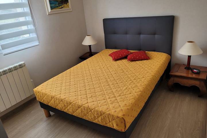 Location de vacances pour 4 personnes, avec terrasse et jardin à Saint-Côme-de-Fresné - 2