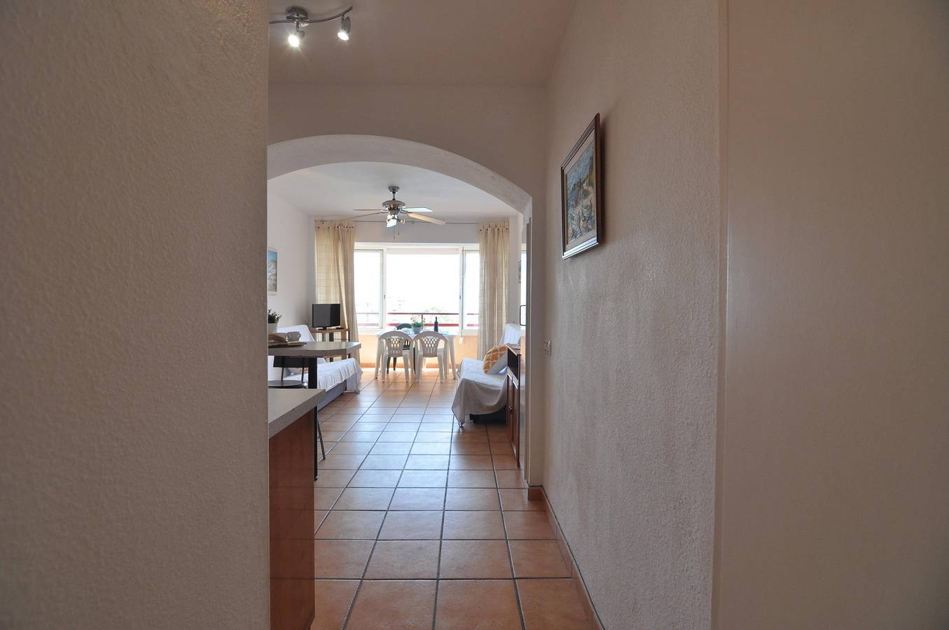 Estudio entero, ¡Estudio acogedor en Roses, Costa Brava! Capacidad para 4, terraza con vistas, piscina comunitaria. Cerca de la playa y atracciones. ¡Reserva ahora! in Santa Margarida, Roses