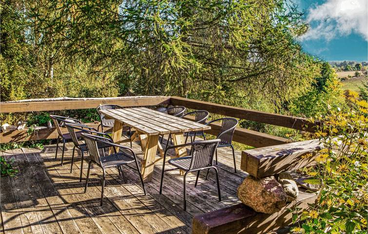 Ferienhaus für 8 Personen mit Terrasse in Seenplatte von Ilawa