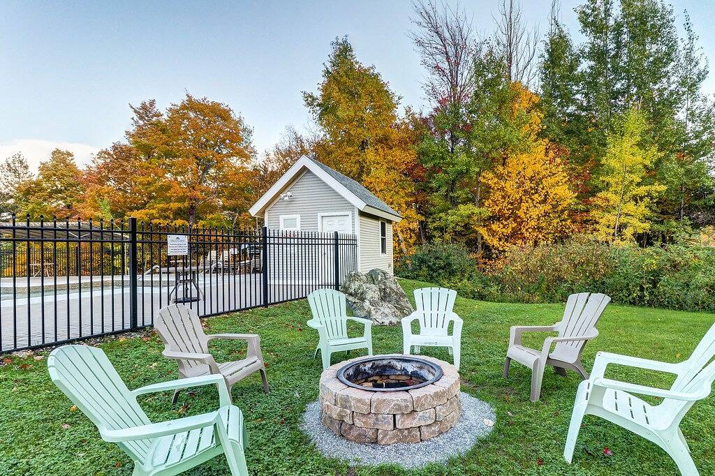 Ganze Wohnung, Familienfreundliche Resort Wohnung mit saisonalen Gemeinschaftspools, Whirlpool und Sauna! in Killington, Rutland County