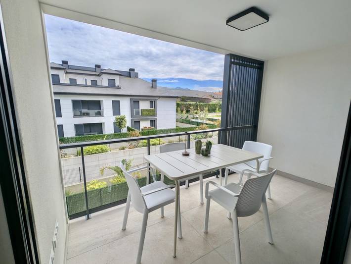 Ganze Ferienwohnung, Ferienwohnung für 4 Personen mit Pool in Loredo, Ribamontán al Mar