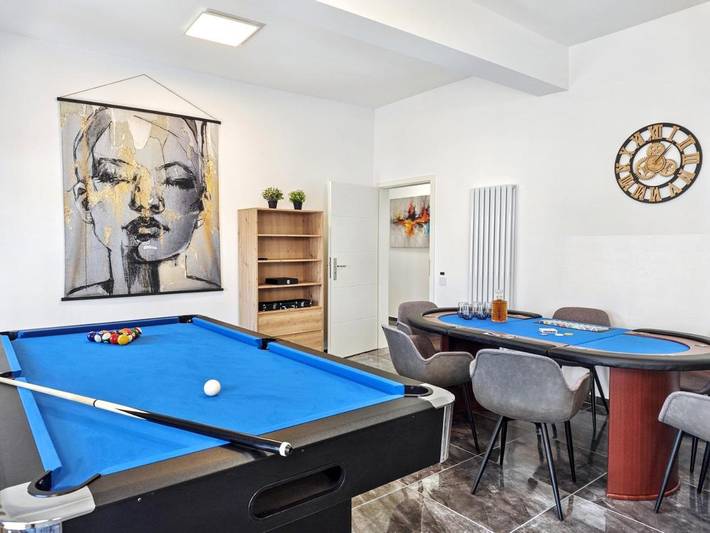 Ferienwohnung für 15 Personen, mit Whirlpool und Sauna in Nürnberg