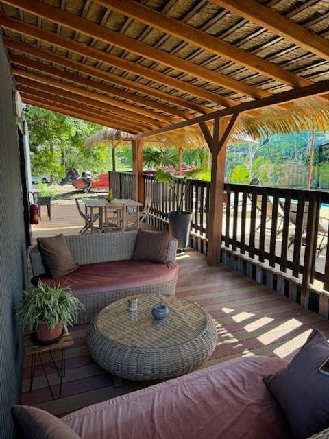 Gîte pour 4 personnes, avec vue ainsi que piscine et terrasse à Montsinéry-Tonnegrande - 3