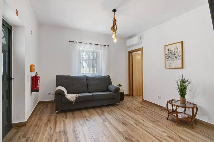 Maison de vacances 'Quinta Alegre Tavira T2' avec piscine partagée, Wi-Fi et climatisation in Luz de Tavira e Santo Estévão, Parque Natural da Ria Formosa