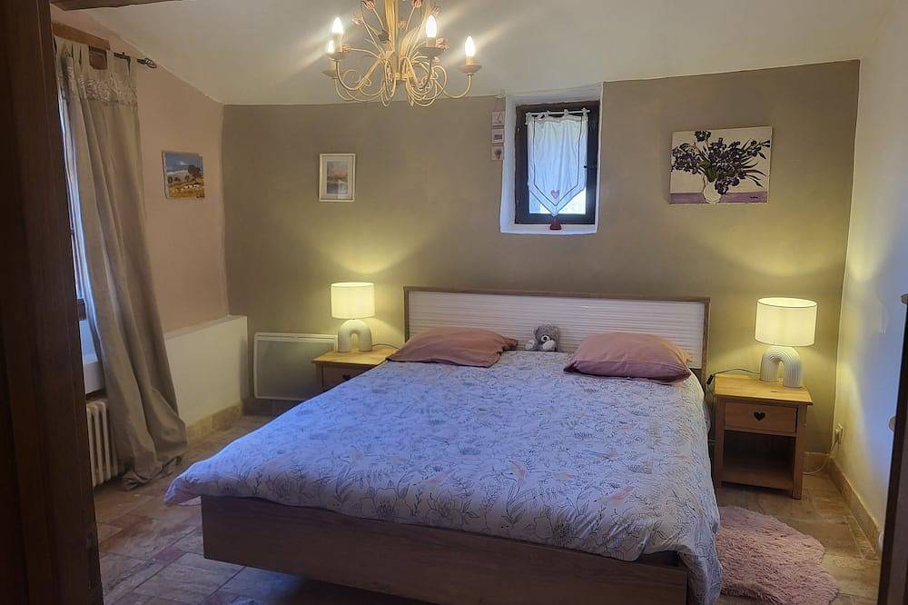 Vacaciones en la naturaleza in Montjustin, Parque natural regional del Luberon