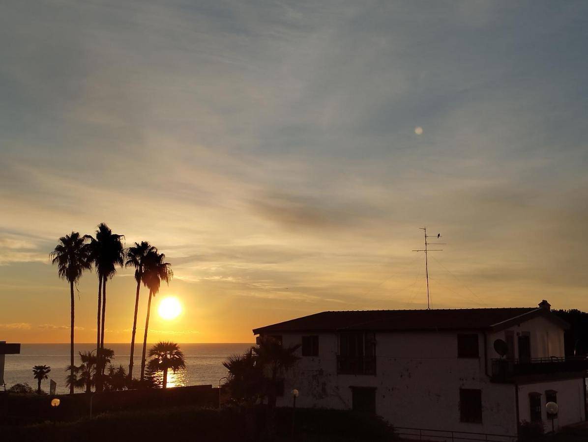 Appartamento intero, Two-Bedroom Apartment in Cannizzaro, Aci Castello