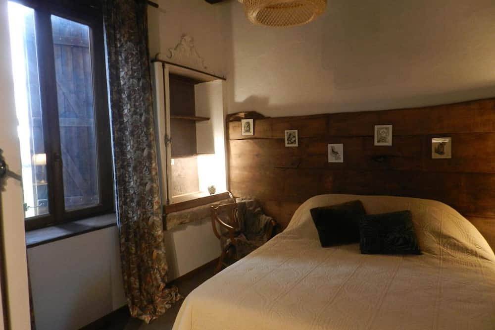 Gîte à la ferme avec piscine, animaux admis en Sologne Bourbonnaise in Mercy, Allier