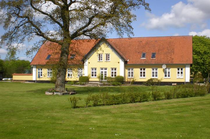 Ferienhaus für 23 Personen, mit Terrasse und Sauna sowie Whirlpool, mit Haustier - 1