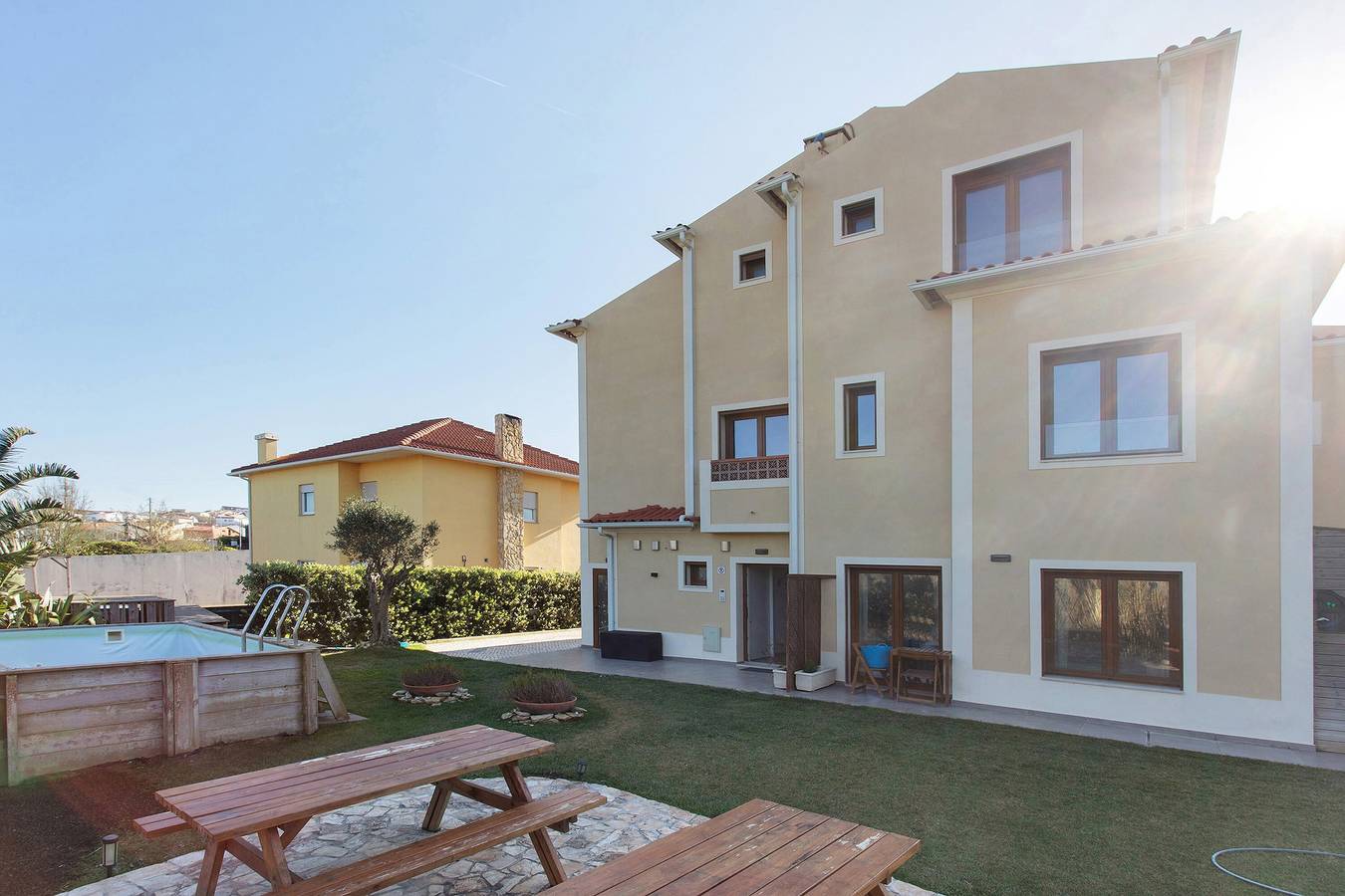 Entire apartment, Apartment '6' with Shared Pool, Shared Terrace and Wi-Fi in Lourinhã, Lisbon District