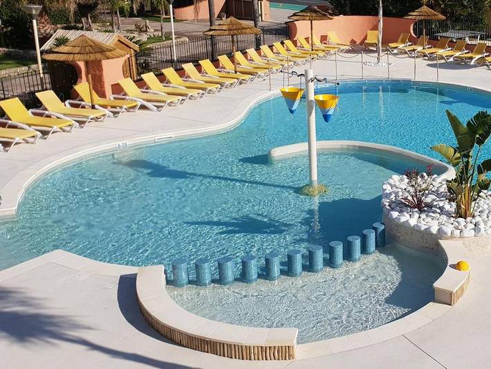 Camping pour 4 personnes, avec bassin pour enfant sur la Côte Vermeille