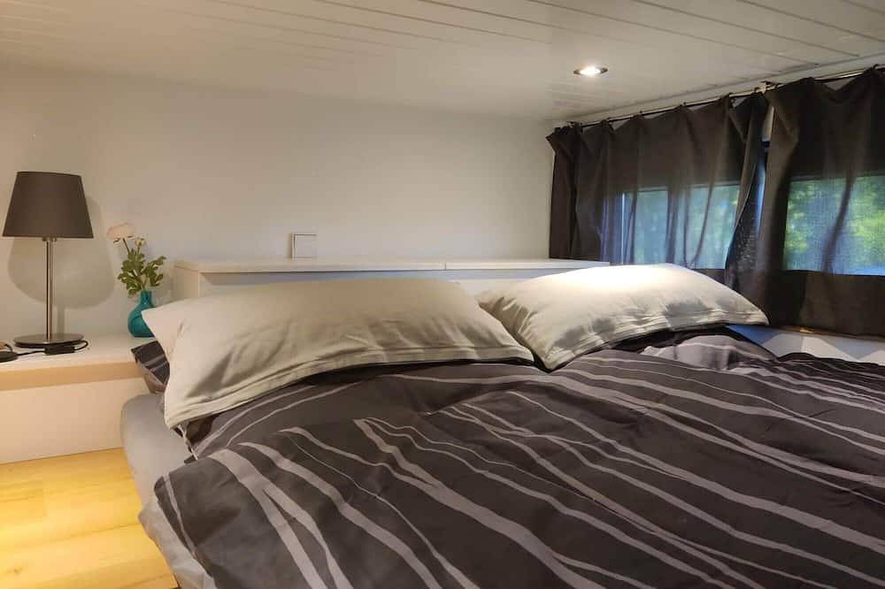 Cozy Tiny House with large terrace directly on the lake. Barbecue and kayaks included in Salzhemmendorf, Hannover und Umgebung